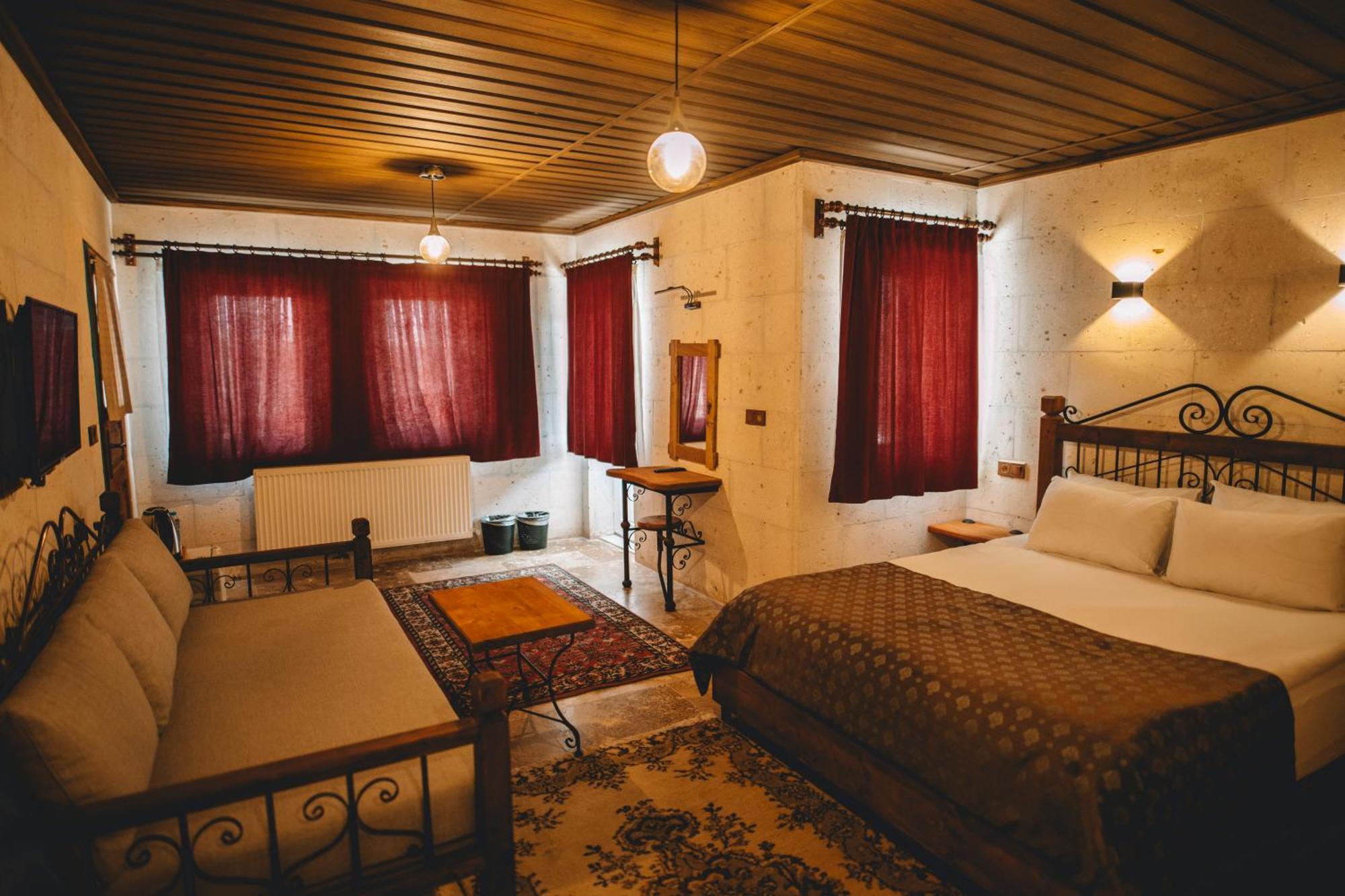 Bed and Breakfast Cavusin Cave House-Cappadocia Гьореме Екстер'єр фото
