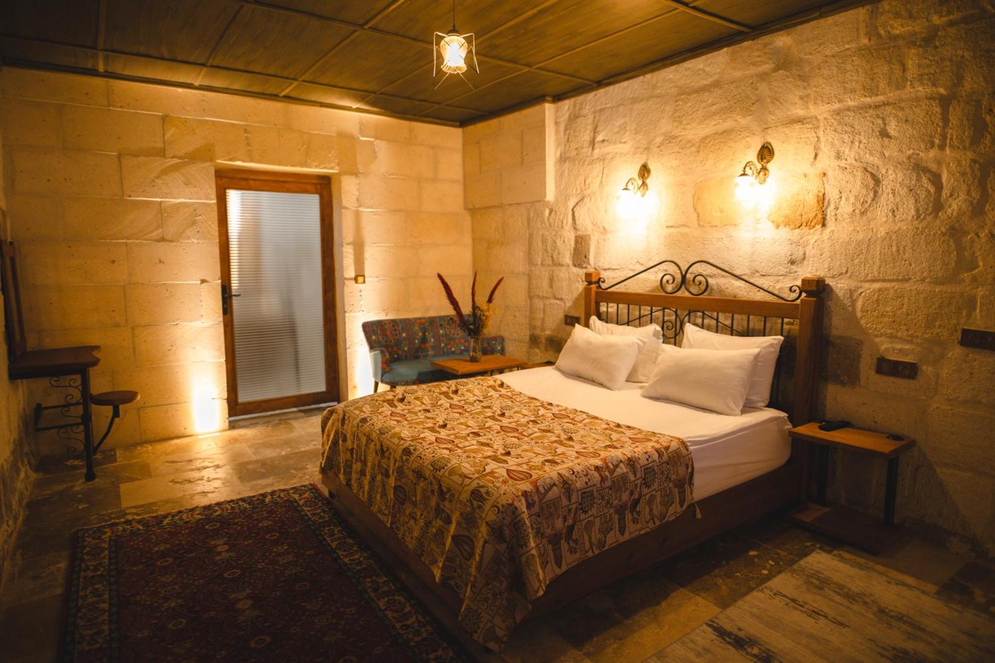 Bed and Breakfast Cavusin Cave House-Cappadocia Гьореме Екстер'єр фото